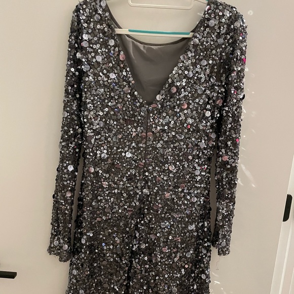 Aidan Mattox Silver Sequin Mini Dress - Picture 4 of 7